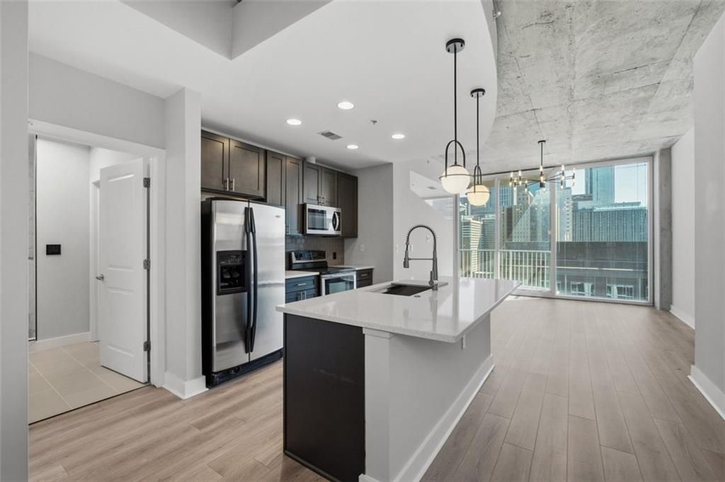 400 W Peachtree Street Nw, Unit 1908, Atlanta, GA 30308 Main Photo