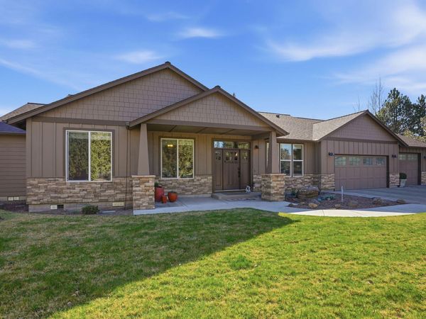 2440 Linnet Lane, Redmond, OR 97756