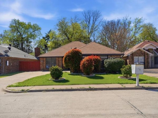 1133 Walnut Hill Lane, DeSoto, TX 75115