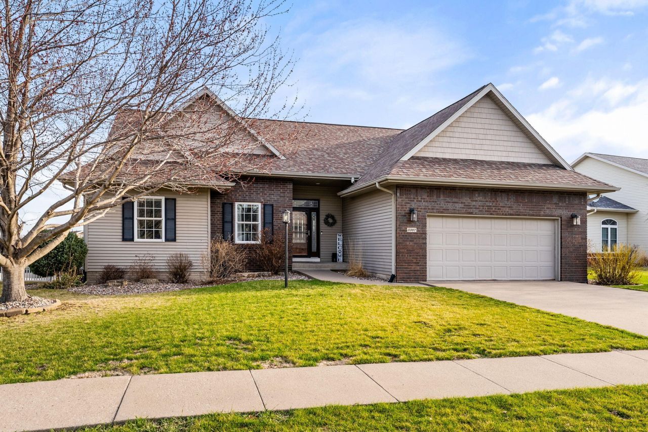 3307 Mackinac, Muscatine, IA 52761 Main Photo