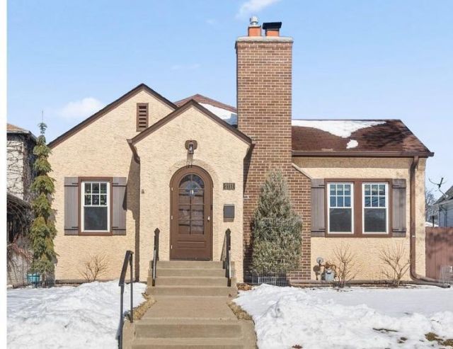 2111 Niles Avenue Saint Paul, MN 55116