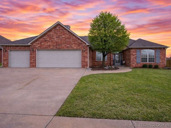 1916 Barnett Place, Bartlesville, OK 74006