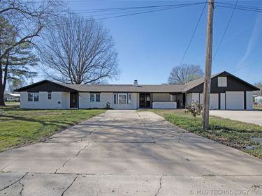 606 S Lincoln Avenue, Wagoner, OK 74467