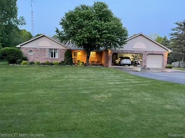 5464 N Seymour Road, Flushing Twp, MI 48433