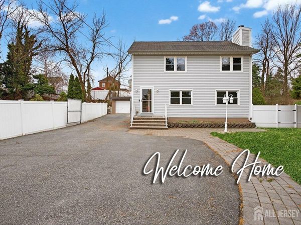 49 Metuchen Avenue, Woodbridge, NJ 07095