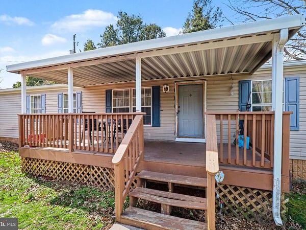 8 MADGE DRIVE, LANCASTER, PA 17603