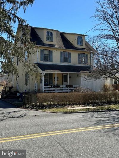 317 S Devon Avenue, Wayne, PA 19087 Main Photo