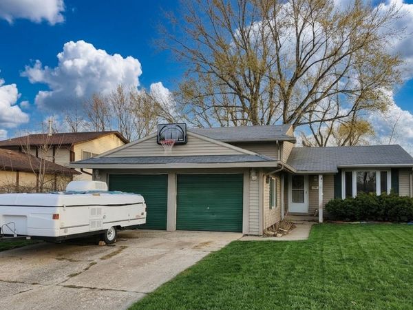 536 Irving Place , University Park, IL 60484