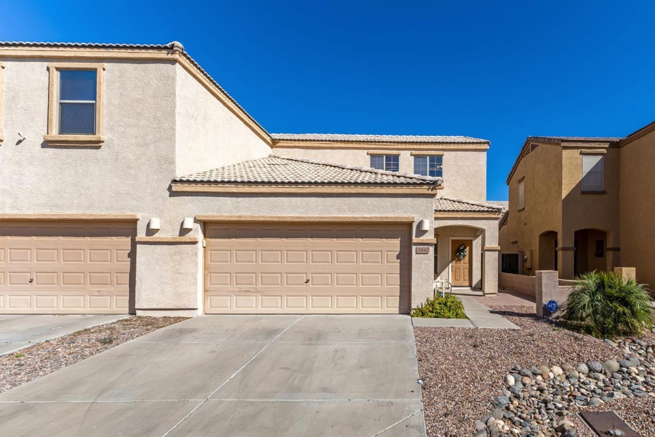 7042 W Mercer Lane, Peoria, AZ 85345 Main Photo