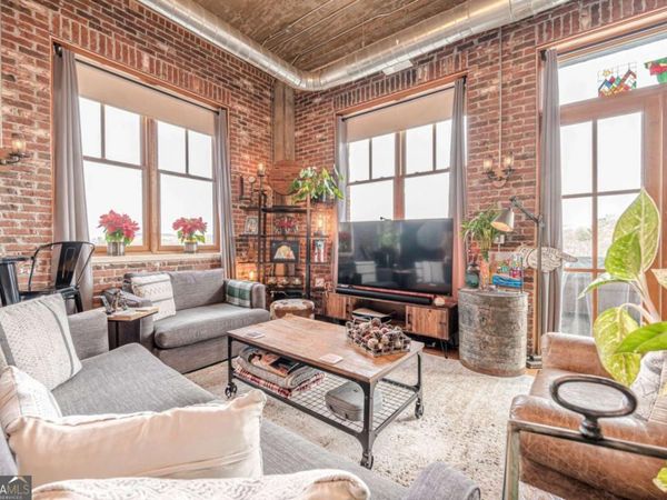 3235 Roswell Road NE, Unit 819, Atlanta, GA 30305