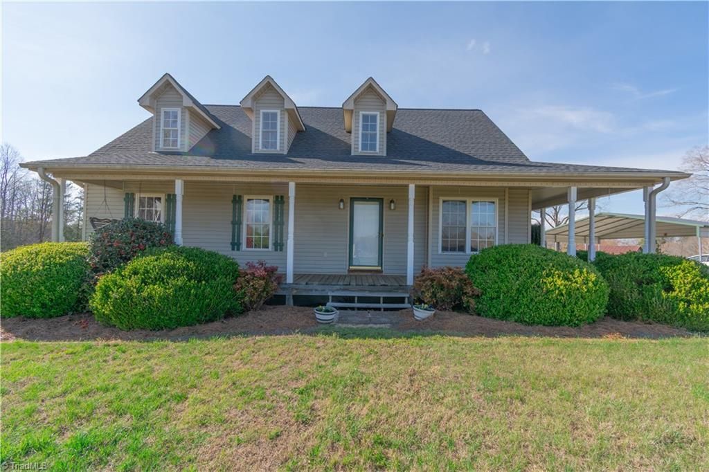 6055 Wind Shadow Lane, Walkertown, NC 27051 Main Photo