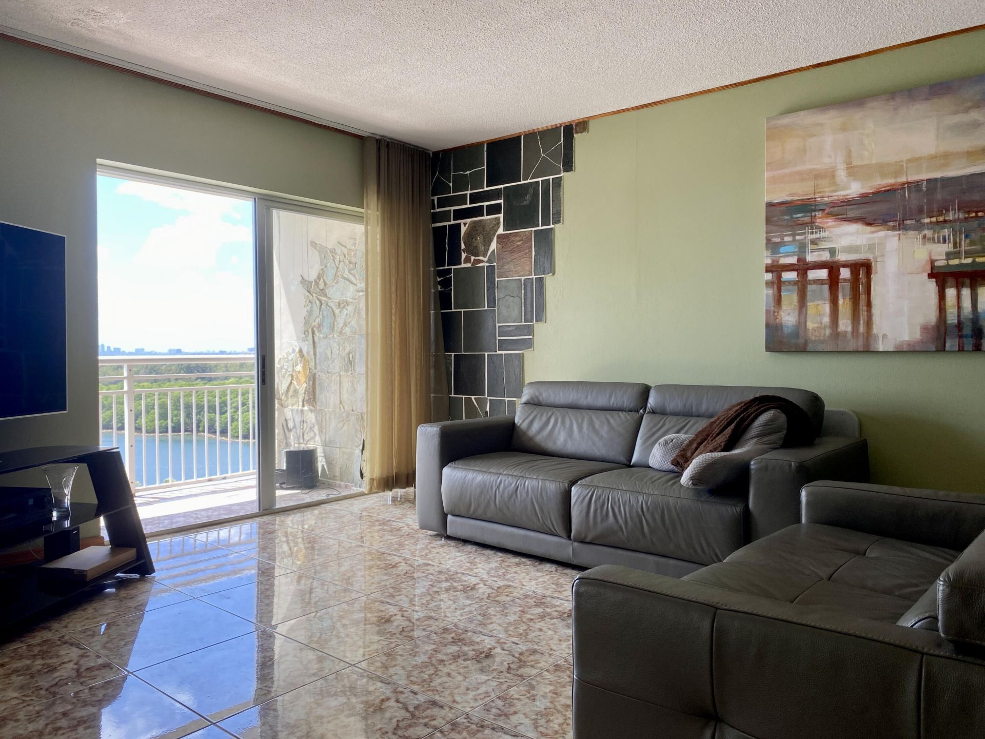 400 Kings Point Drive, Unit 1423, Sunny Isles Beach, FL 33160 Photo