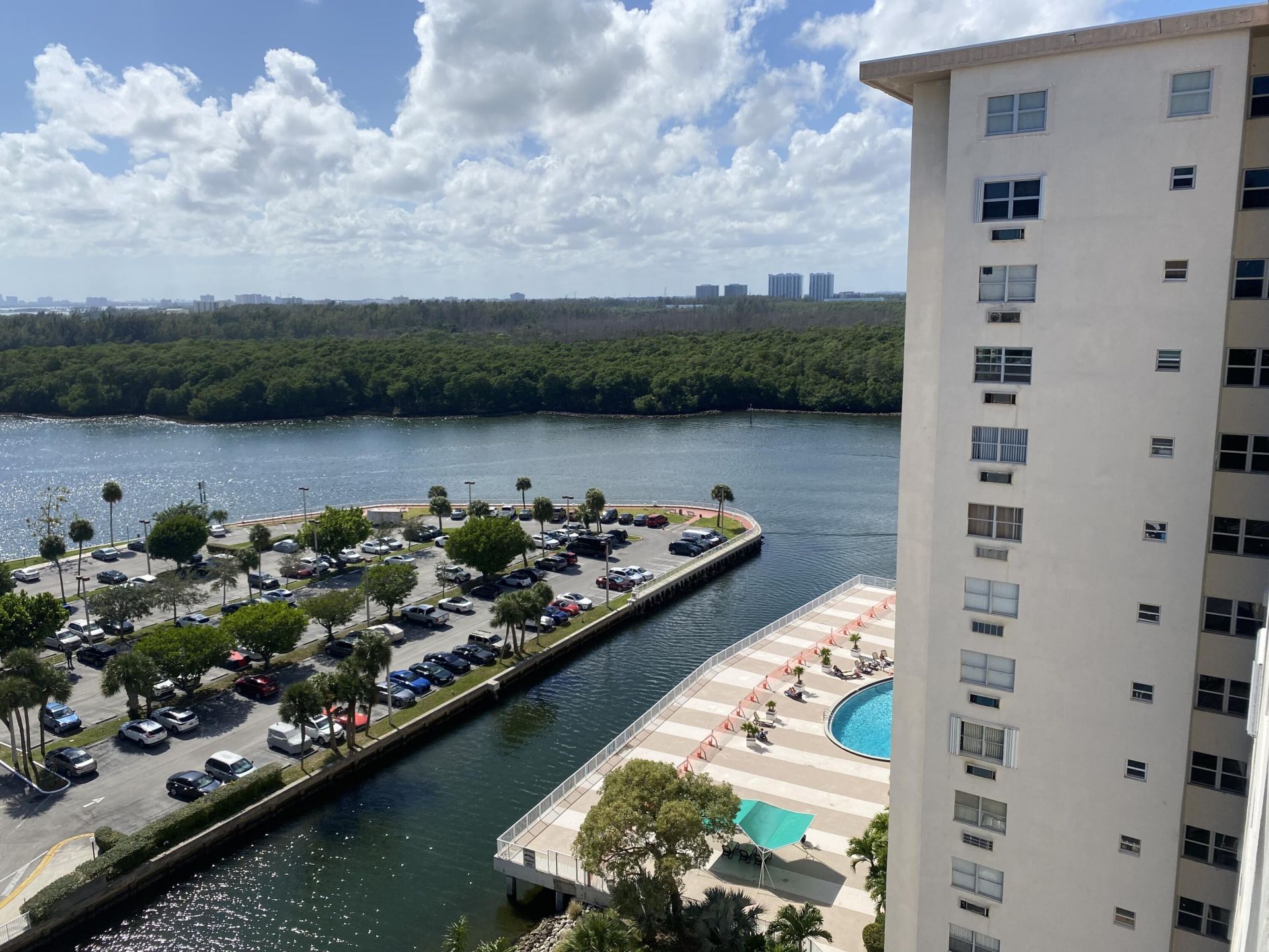 400 Kings Point Drive, Unit 1423, Sunny Isles Beach, FL 33160 Photo