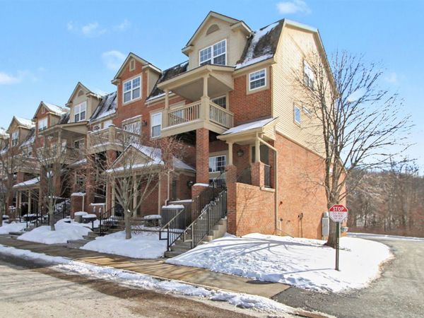 3054 Barclay Way, Ann Arbor, MI 48105