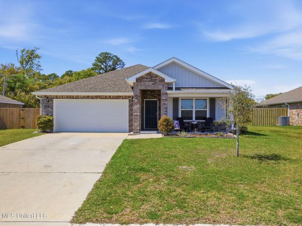 1090 Enclave Circle, Long Beach, MS 39560