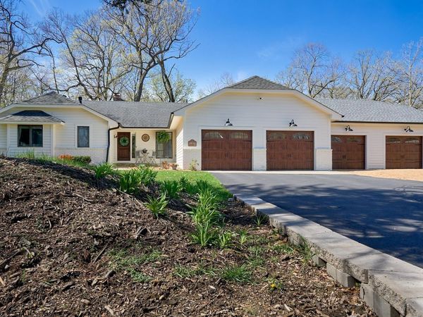 1832 Essex Road , Hopkins, MN 55305