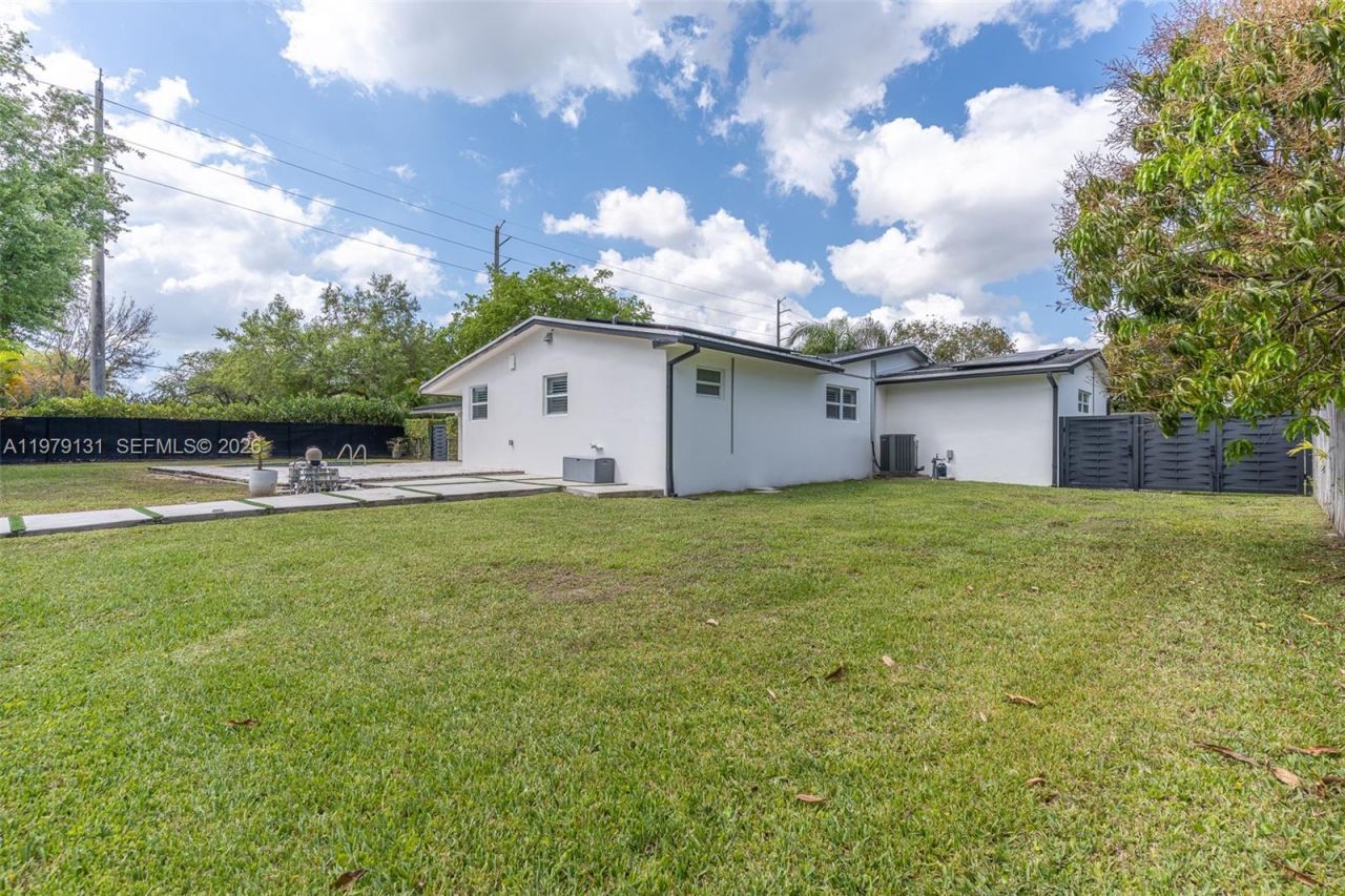 14341 SW 78th Ct, Palmetto Bay, FL 33158 Photo