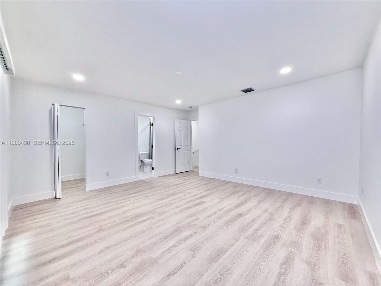 404 Sandtree Dr , Palm Beach Gardens, FL 33403 Photo