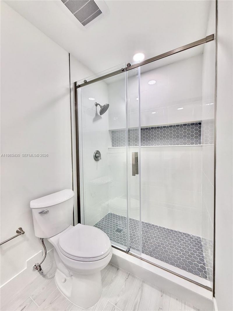 404 Sandtree Dr , Palm Beach Gardens, FL 33403 Photo