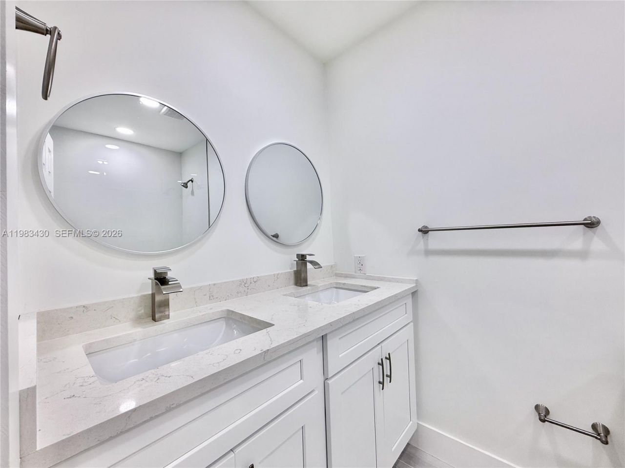 404 Sandtree Dr , Palm Beach Gardens, FL 33403 Photo