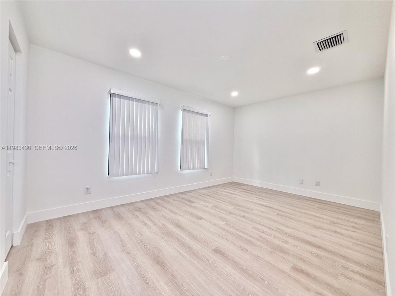 404 Sandtree Dr , Palm Beach Gardens, FL 33403 Photo