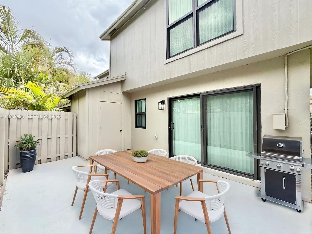 404 Sandtree Dr , Palm Beach Gardens, FL 33403 Photo