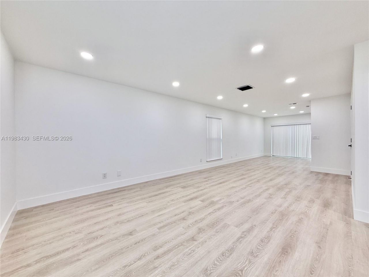 404 Sandtree Dr , Palm Beach Gardens, FL 33403 Photo