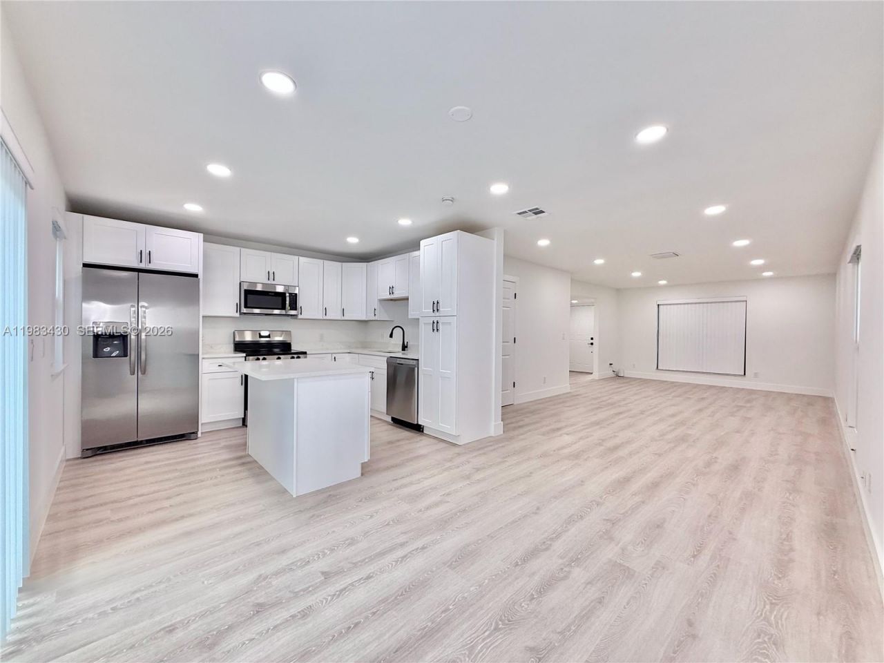 404 Sandtree Dr , Palm Beach Gardens, FL 33403 Photo