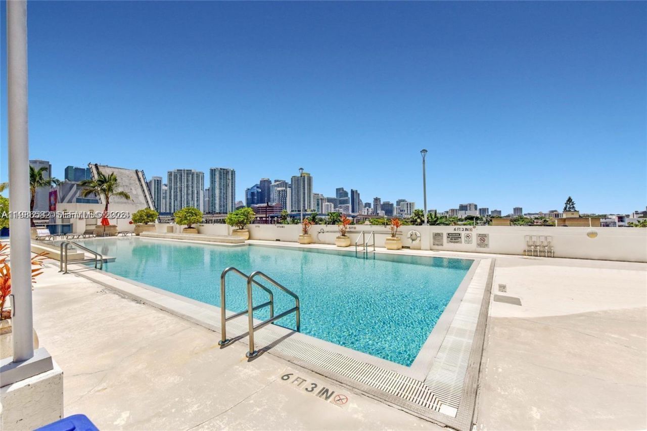 10 SW South River Dr , Unit 1505, Miami, FL 33130 Photo