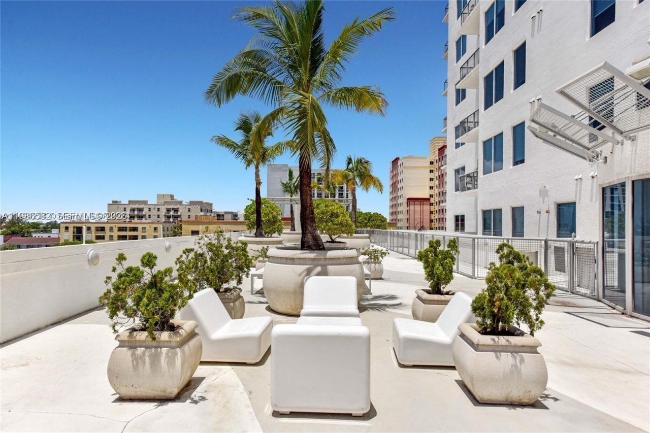 10 SW South River Dr , Unit 1505, Miami, FL 33130 Photo