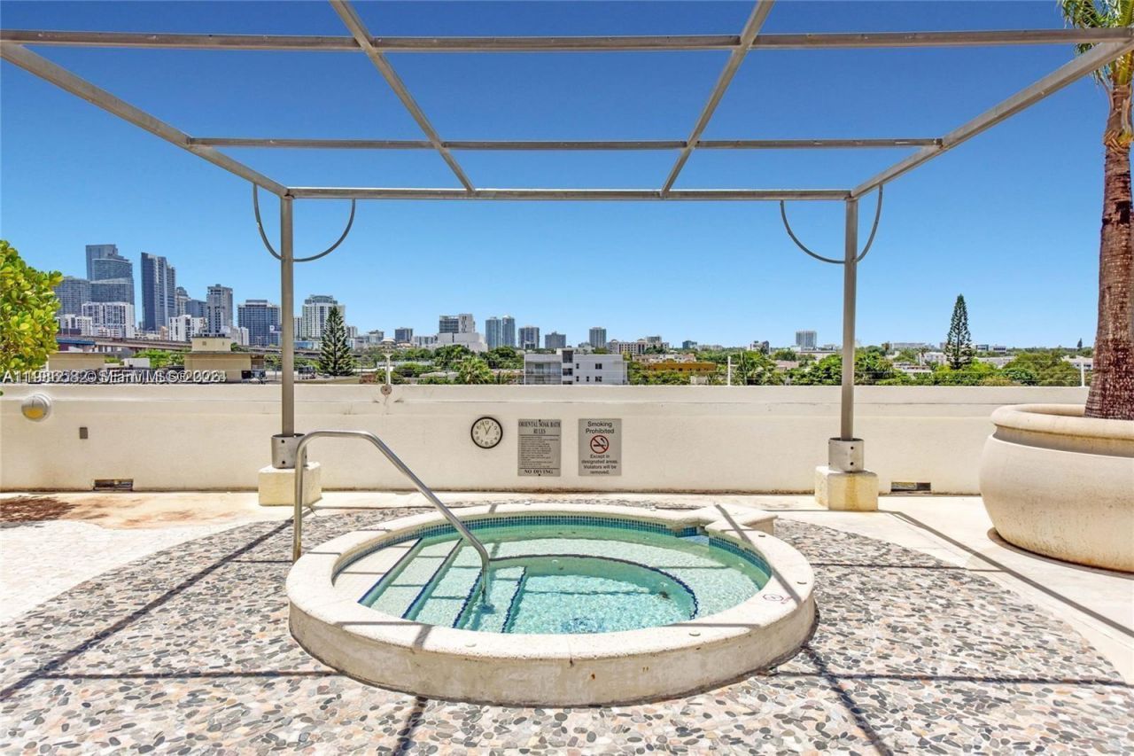 10 SW South River Dr , Unit 1505, Miami, FL 33130 Photo