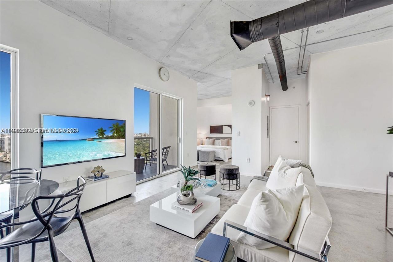 10 SW South River Dr , Unit 1505, Miami, FL 33130 Photo