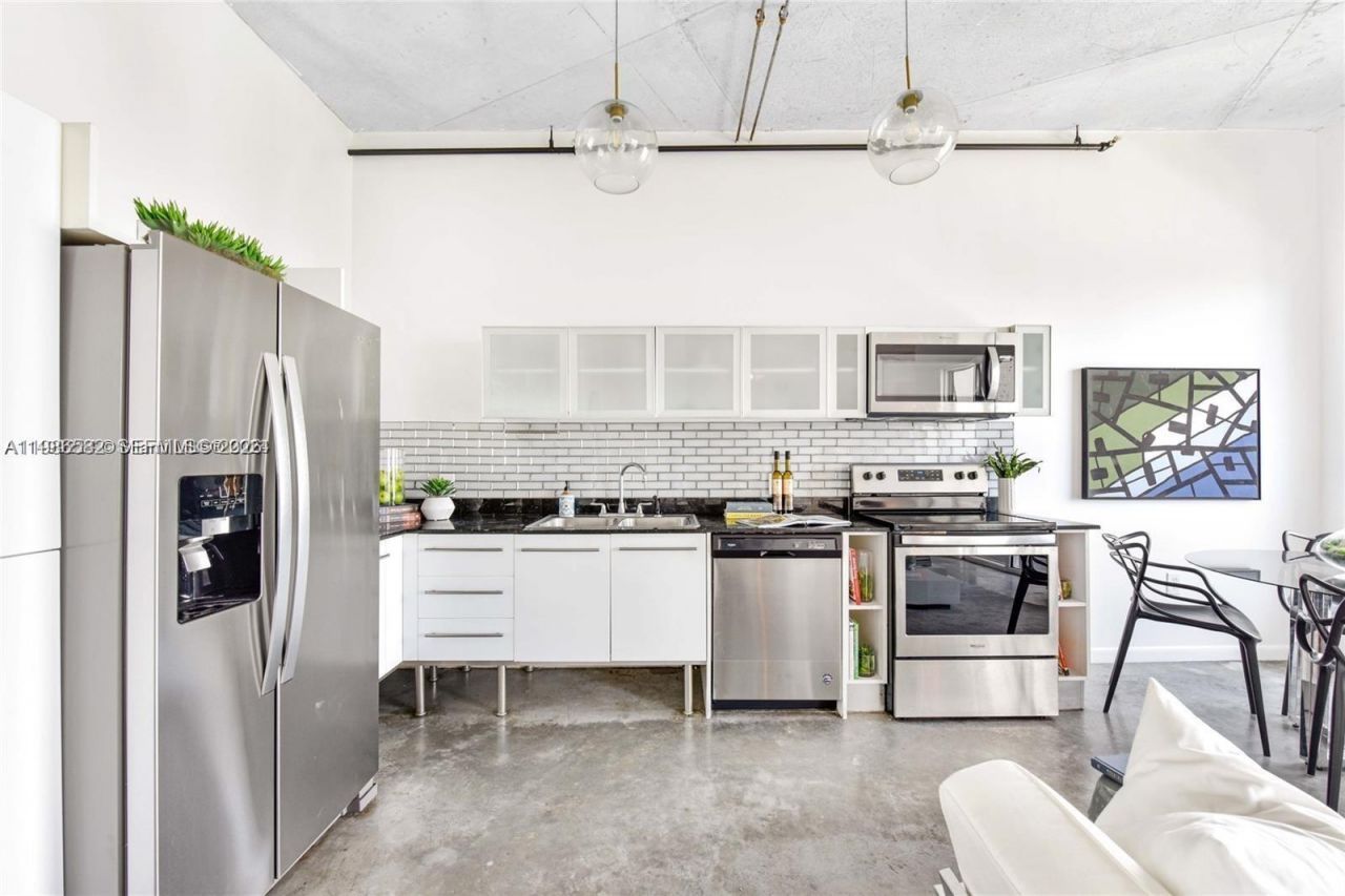 10 SW South River Dr , Unit 1505, Miami, FL 33130 Photo