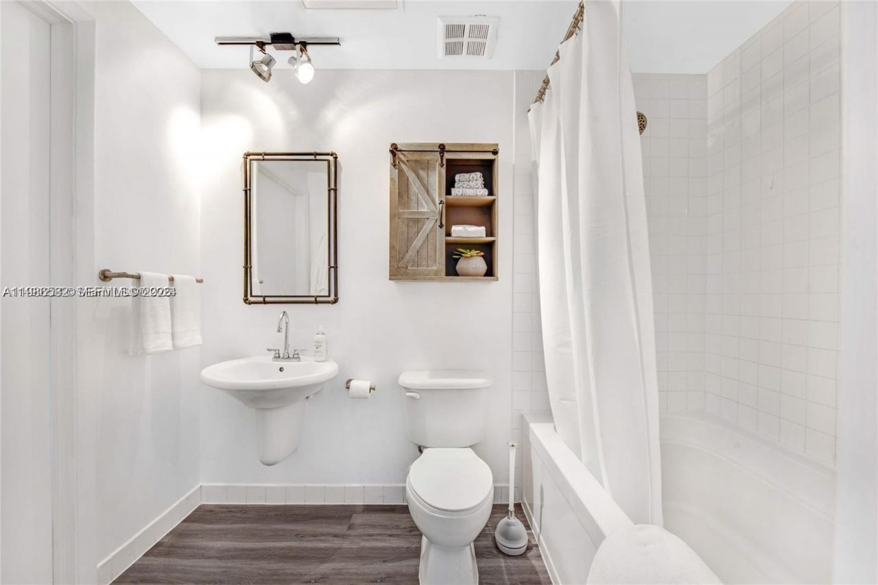 10 SW South River Dr , Unit 1505, Miami, FL 33130 Photo