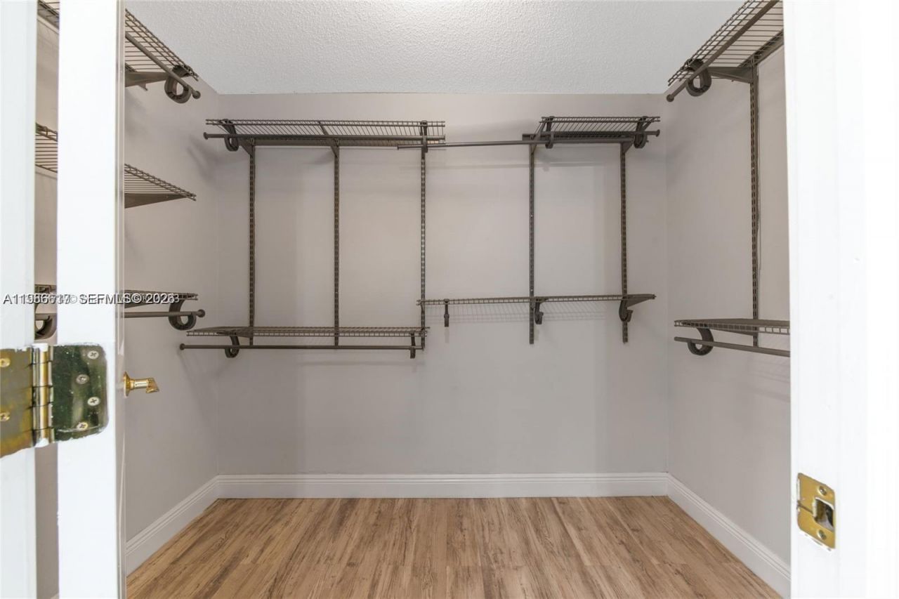 9005 SW 56th St, Miami, FL 33165 Photo