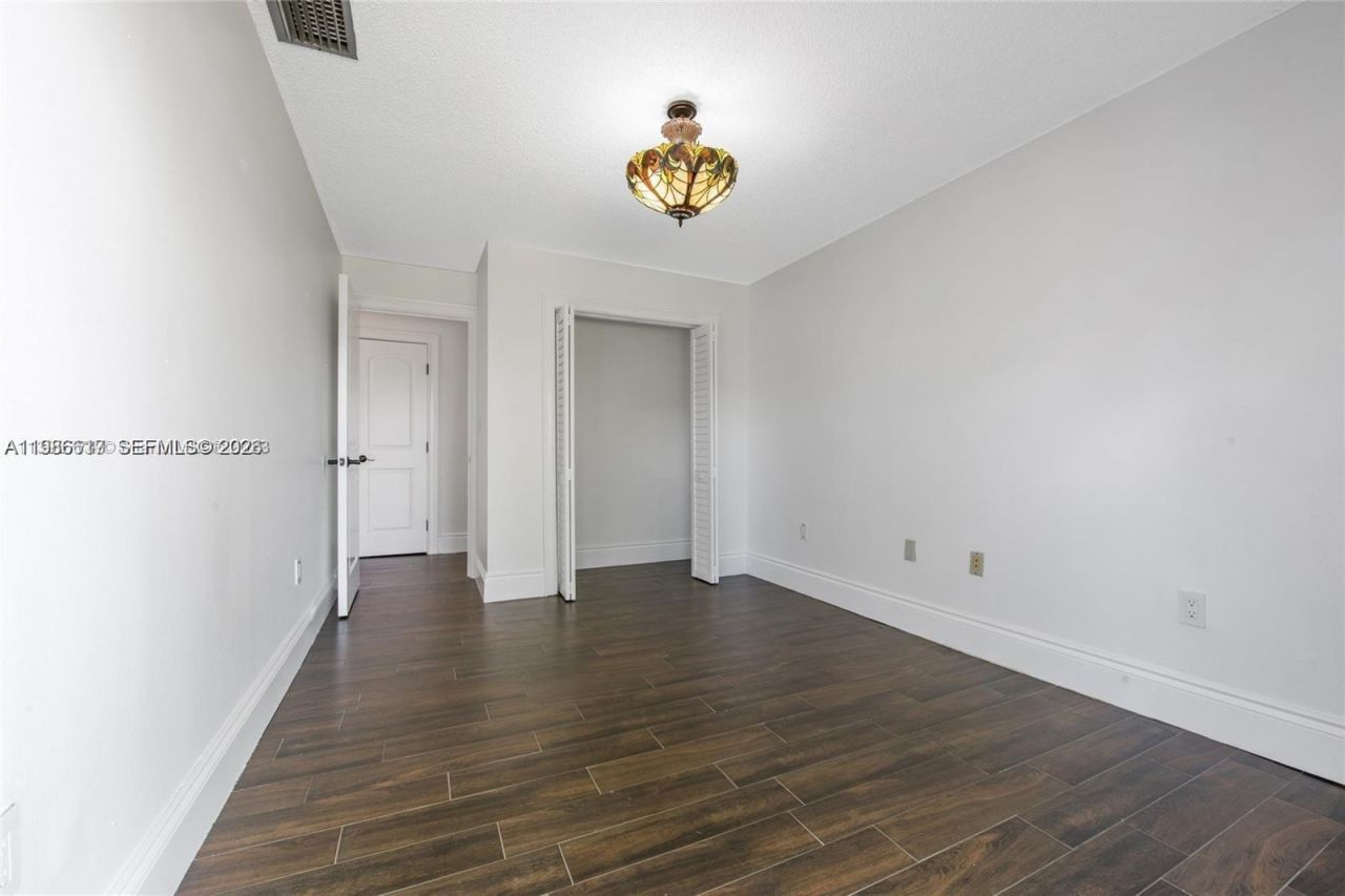 9005 SW 56th St, Miami, FL 33165 Photo