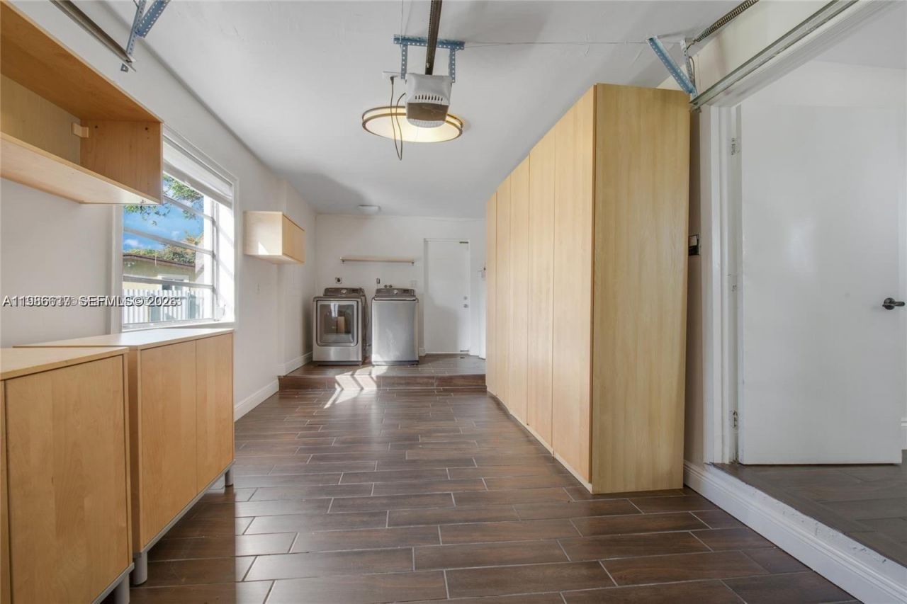 9005 SW 56th St, Miami, FL 33165 Photo