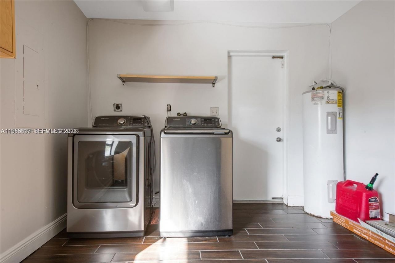 9005 SW 56th St, Miami, FL 33165 Photo