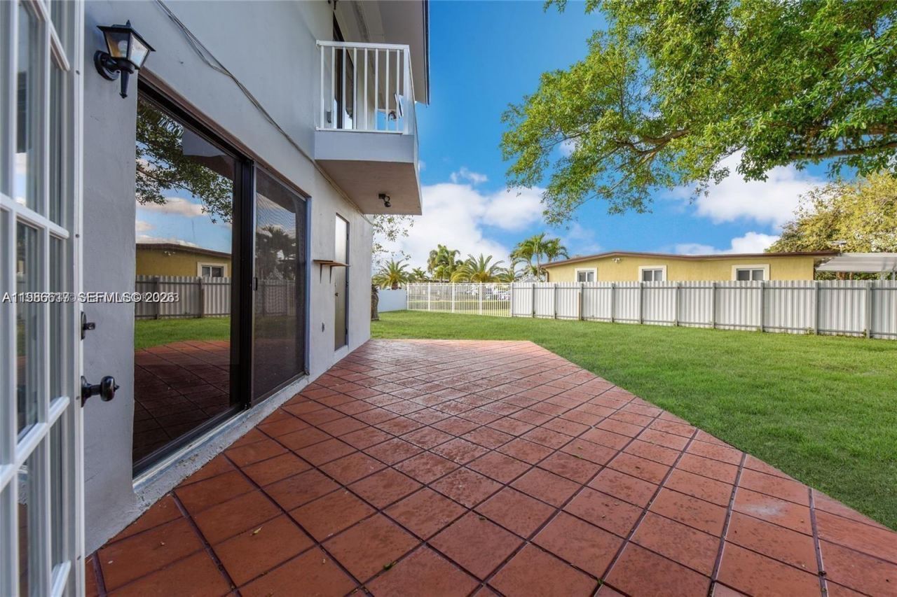 9005 SW 56th St, Miami, FL 33165 Photo