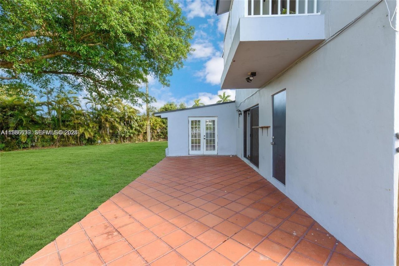 9005 SW 56th St, Miami, FL 33165 Photo