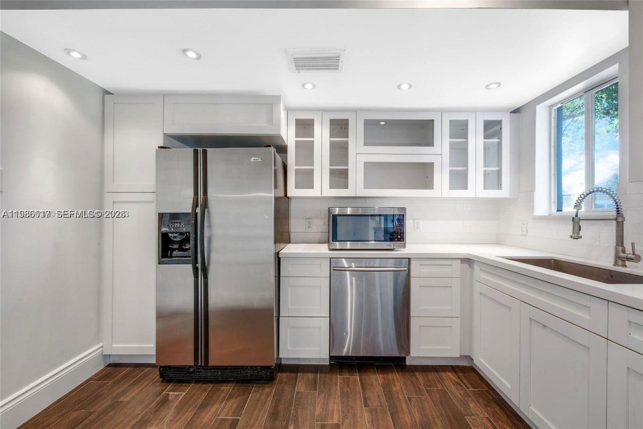 9005 SW 56th St, Miami, FL 33165 Photo