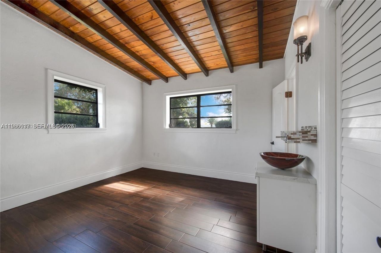 9005 SW 56th St, Miami, FL 33165 Photo