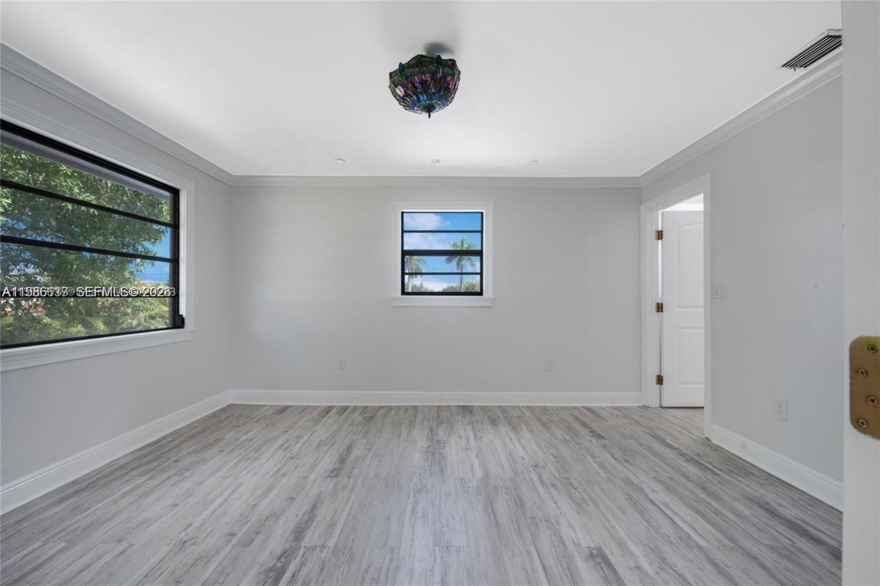 9005 SW 56th St, Miami, FL 33165 Photo