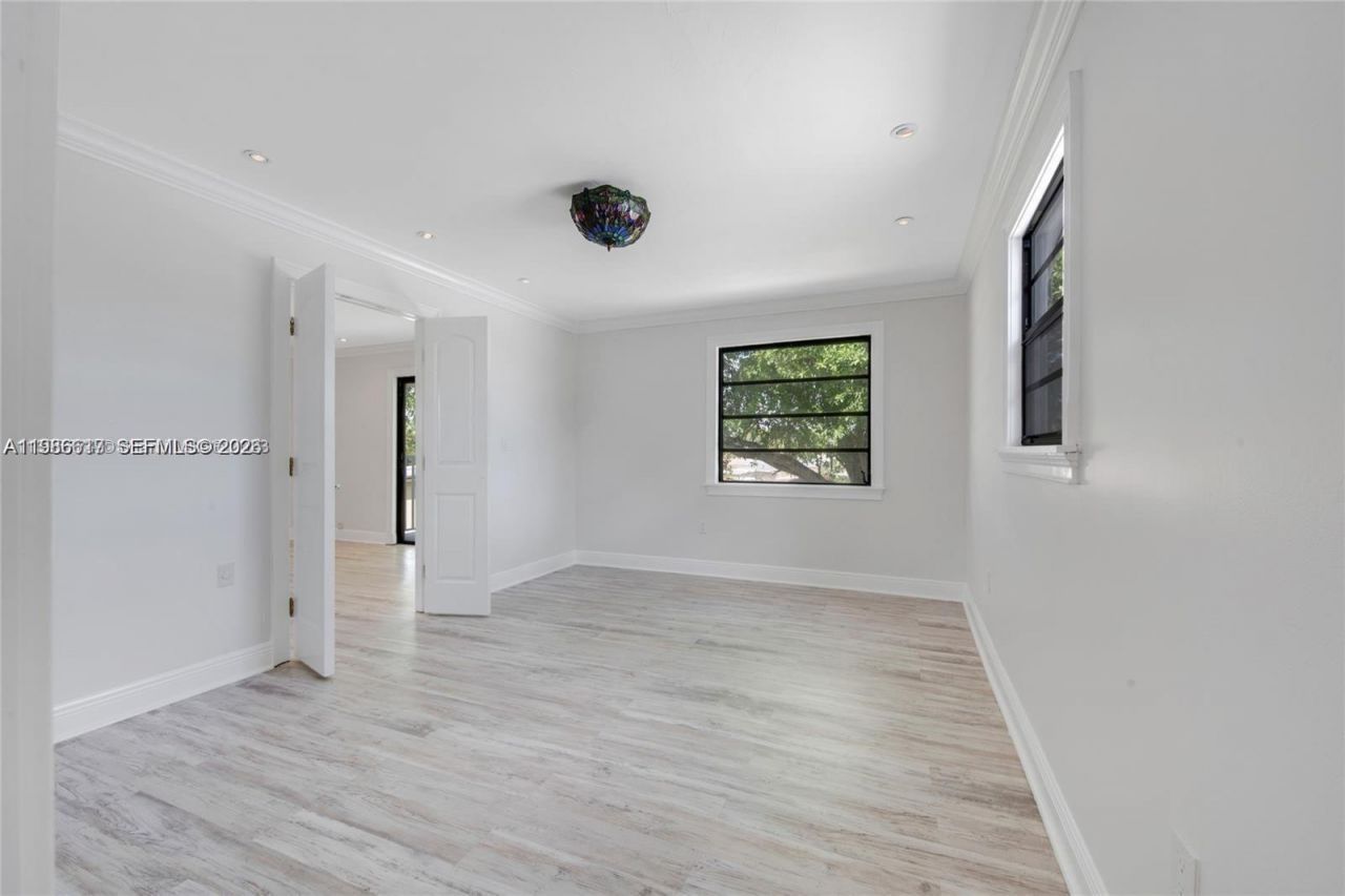 9005 SW 56th St, Miami, FL 33165 Photo