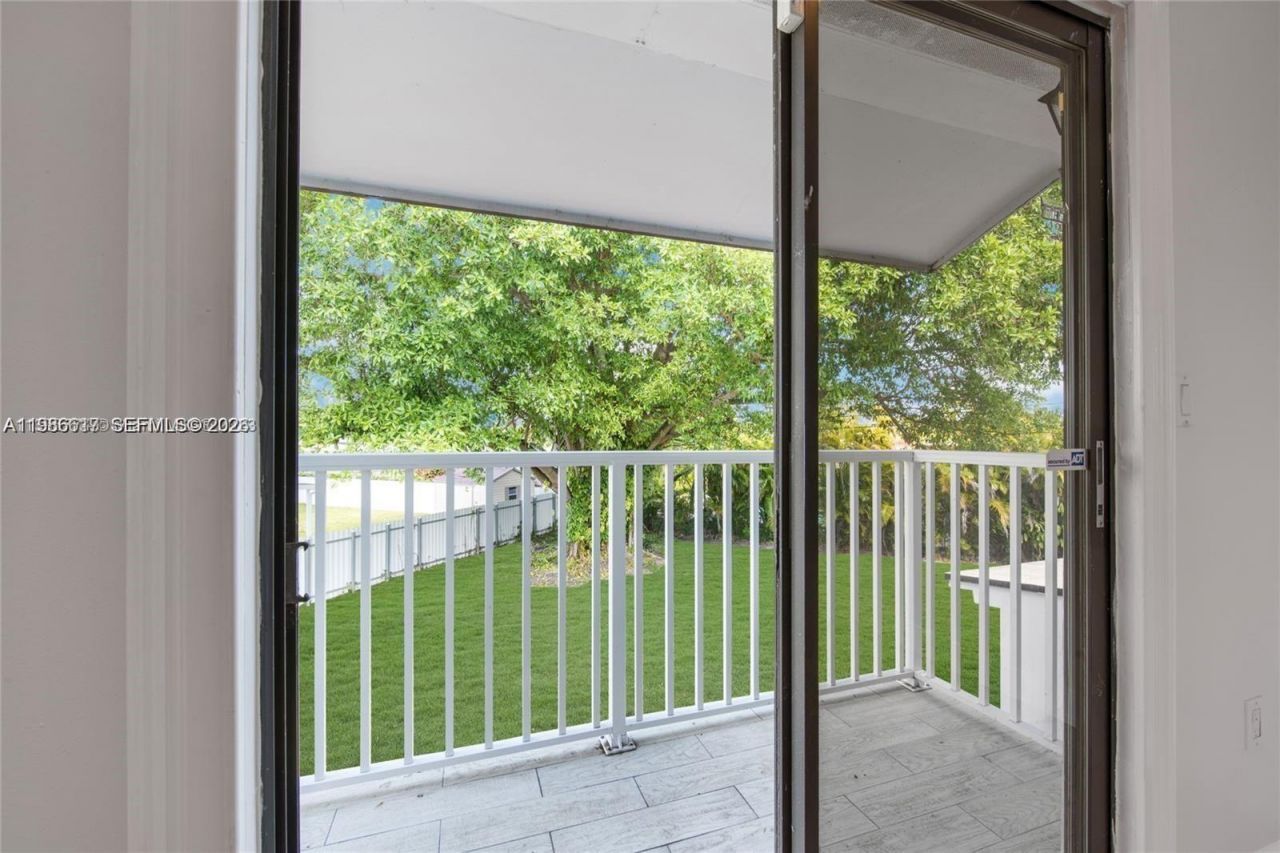 9005 SW 56th St, Miami, FL 33165 Photo