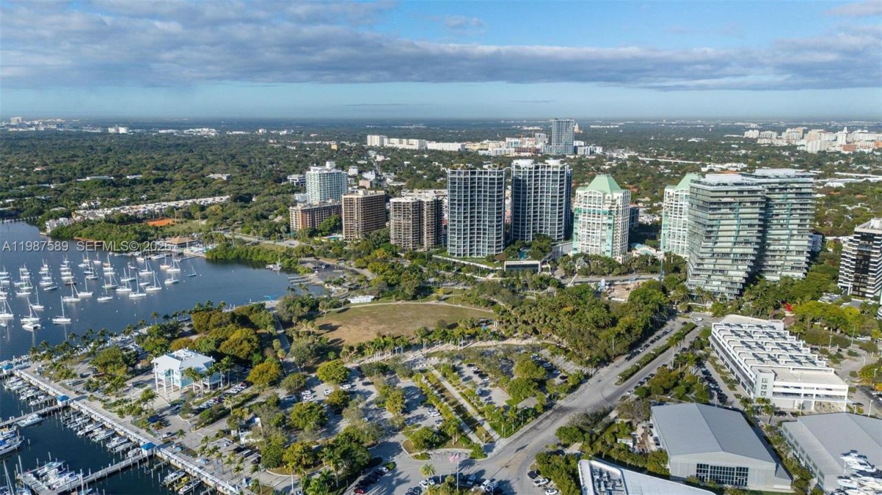 3400 SW 27th Ave , Unit 1706, Miami, FL 33133 Photo