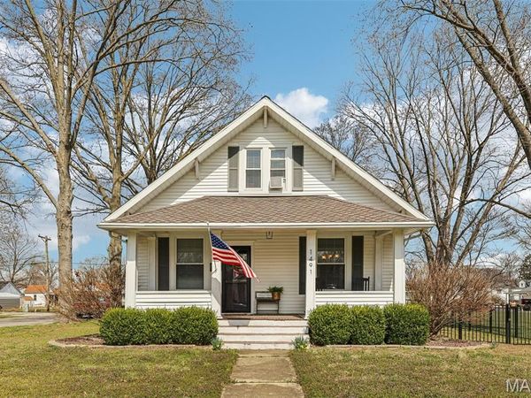 1491 Clinton Street , Carlyle, IL 62231