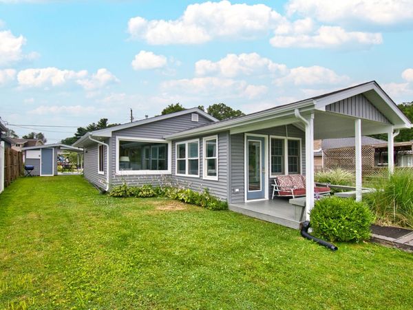 70041 Beach Drive, Edwardsburg, MI 49112