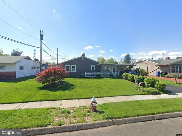 10 FLOWER LANE, LEVITTOWN, PA 19055