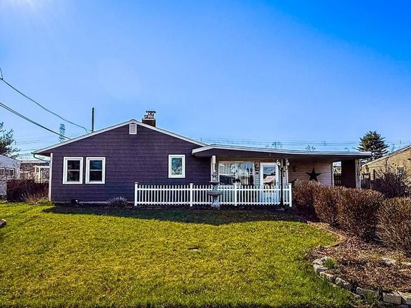 10 FLOWER LANE, LEVITTOWN, PA 19055